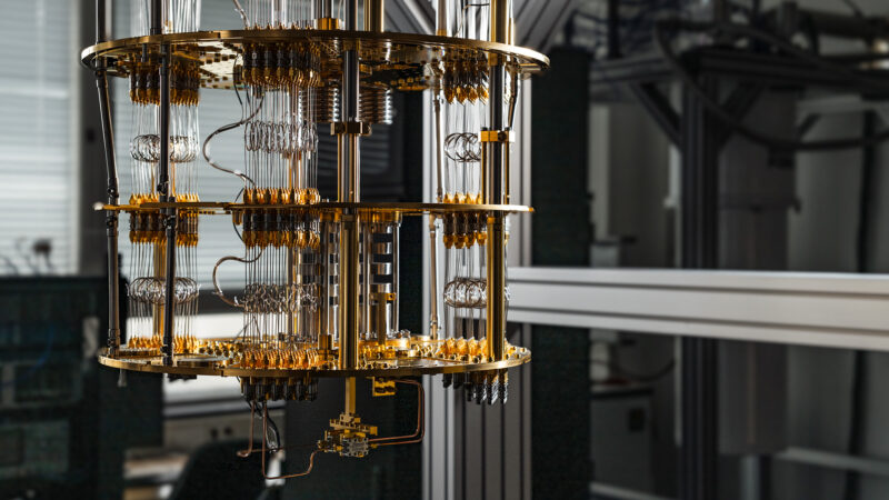 XLDsl at Bluefors Lab in Delft