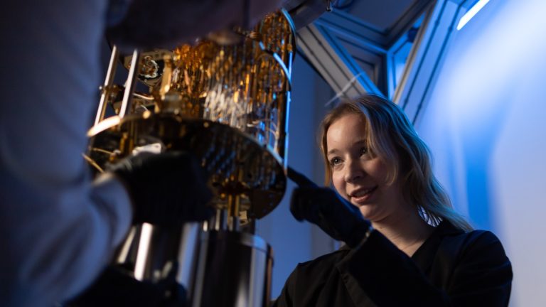 Customers at Bluefors Lab