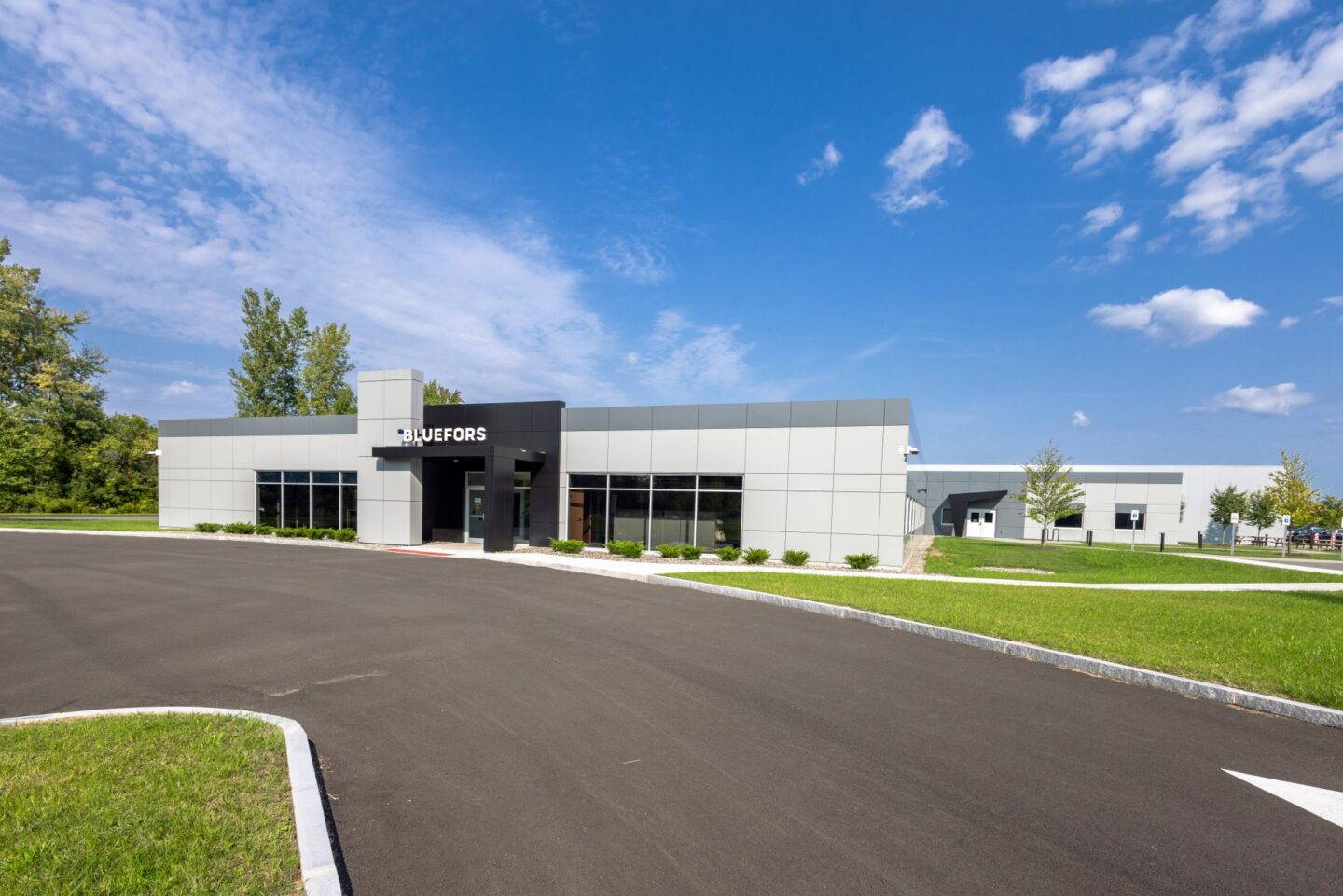 Bluefors Syracuse Exterior