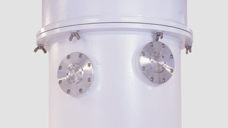 Optical ports on a cryostat
