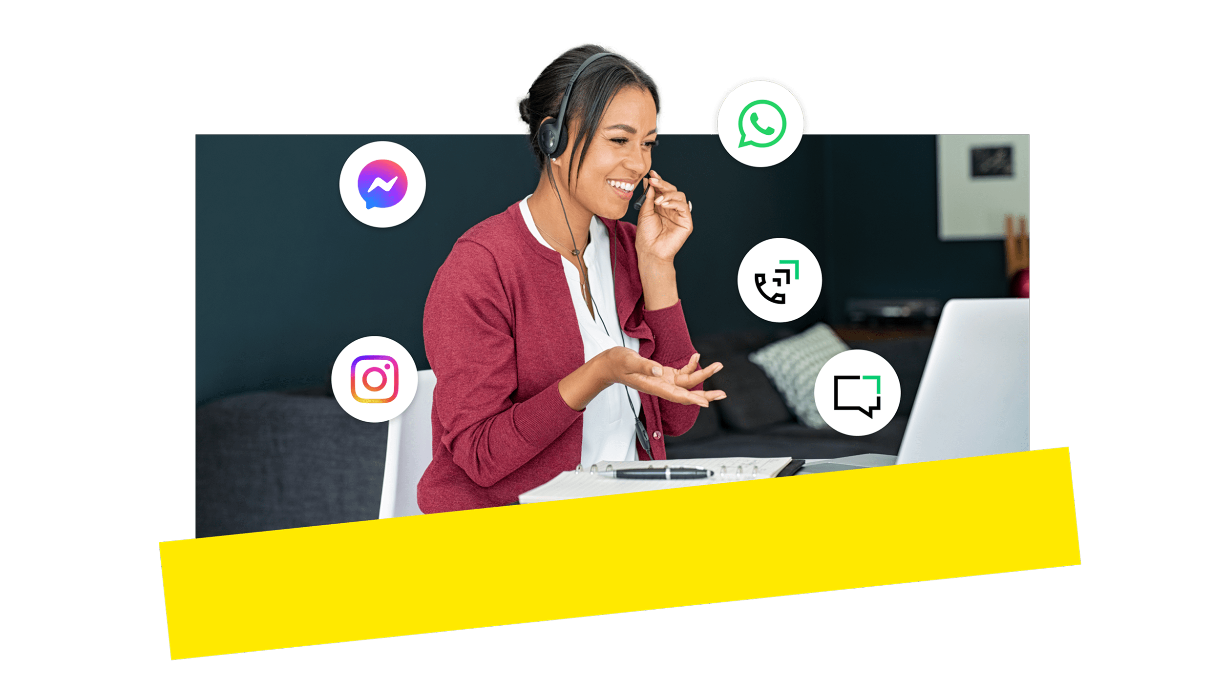 Un patron de PME utilisant les outils de la plate-forme d'expérience client de GoTo Connect avec facilité.